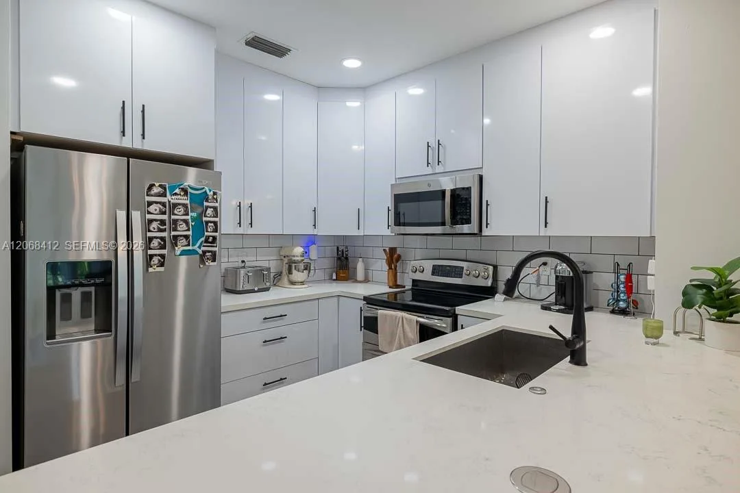 12171 SW 4th St, Pembroke Pines, FL 33025 photo 7