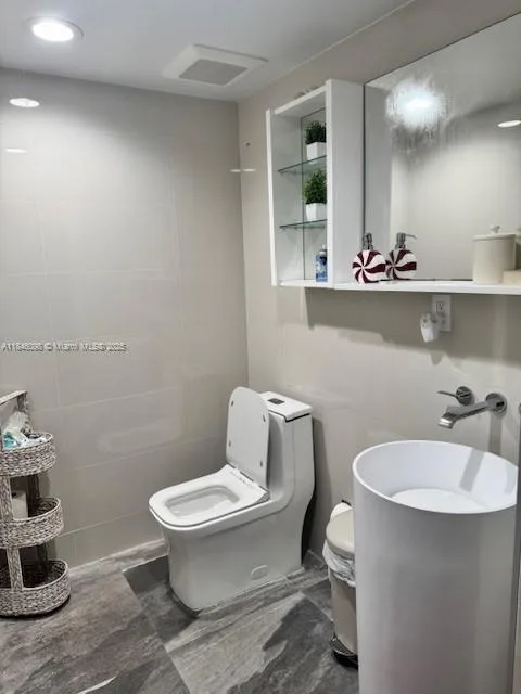 4229 W 7th Ln, Hialeah, FL 33012 photo 4