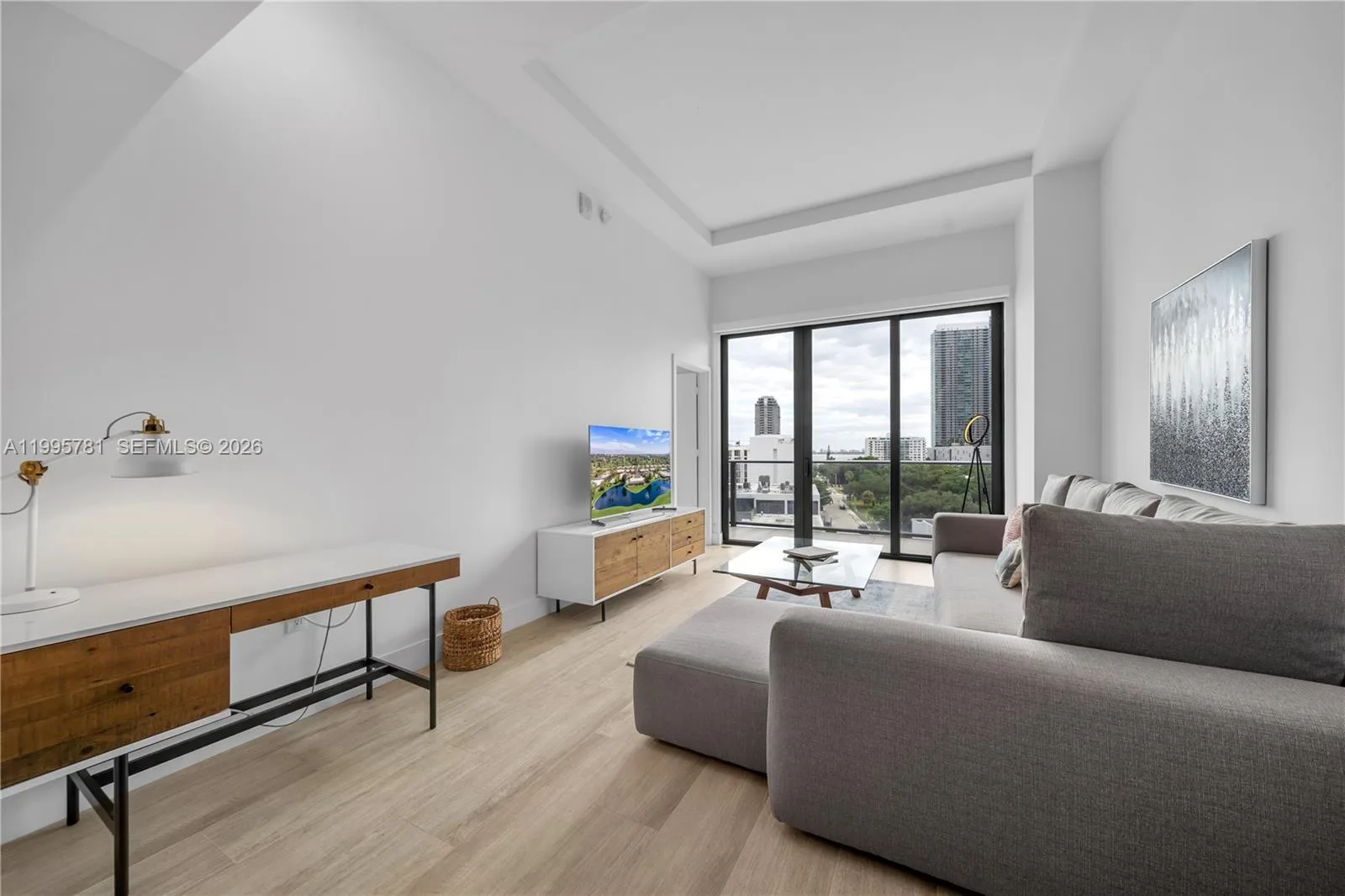 121 NE 34th St # L606, Miami, FL 33137 photo 3