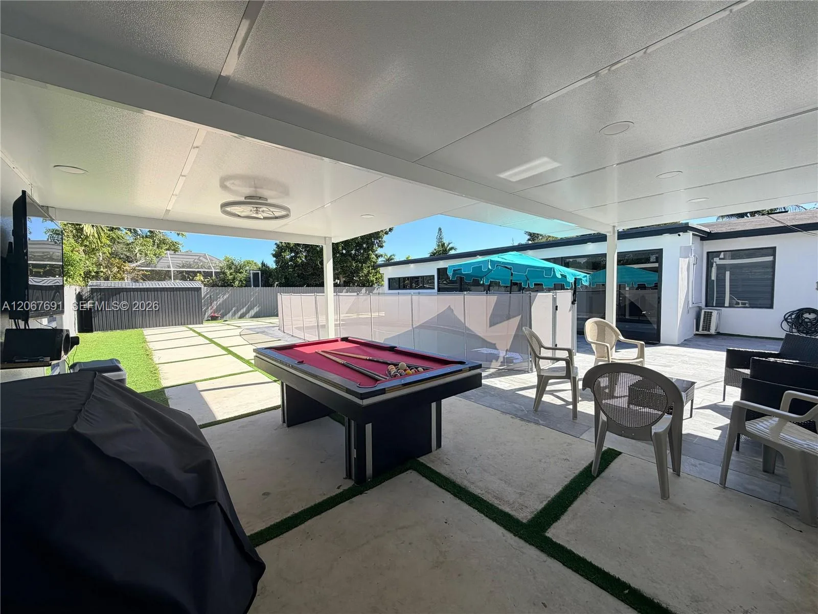Listing photo 12
