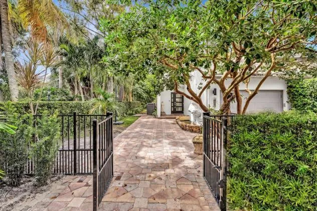 1970 CANTERBURY Circle # 1970, Wellington, FL 33414