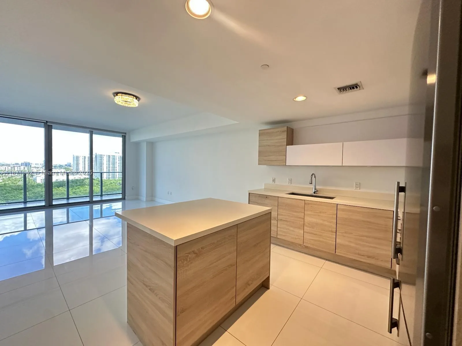 16385 Biscayne Blvd # 1702, North Miami Beach, FL 33160 photo 6