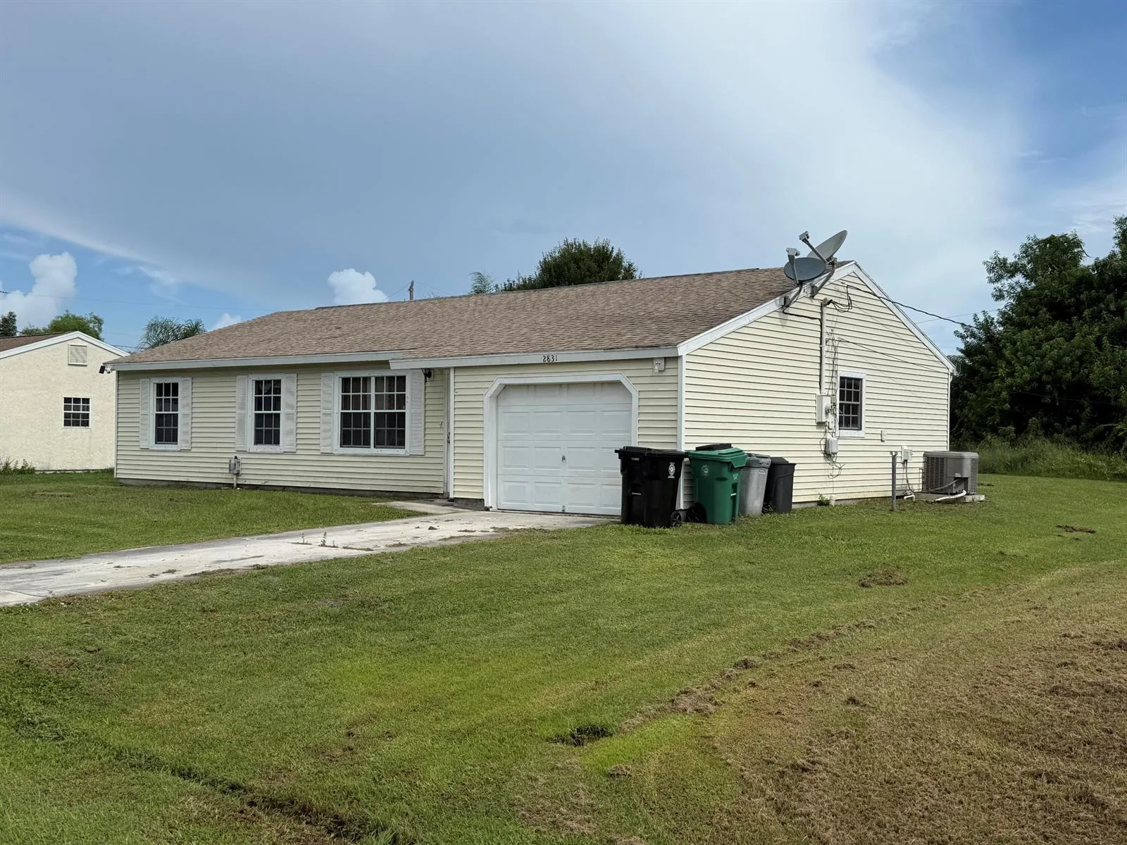 2831 SE LEIGH Avenue, Port St. Lucie, FL 34952 — zdjęcie 2