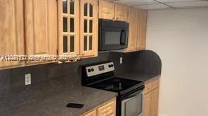 2715 W 66th St # 13-21, Hialeah, FL 33016 photo 12