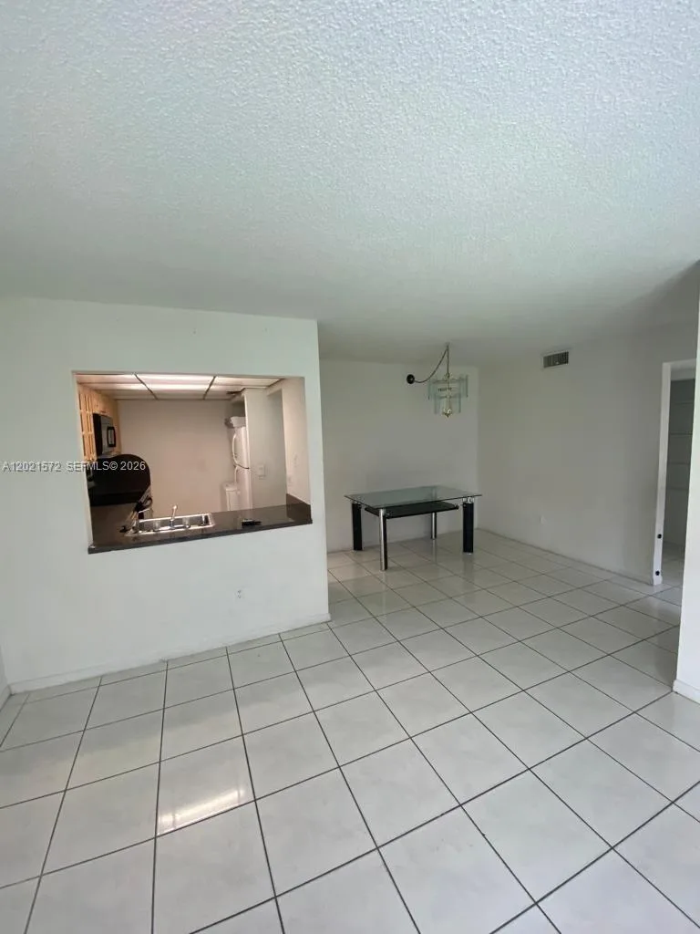 2715 W 66th St # 13-21, Hialeah, FL 33016 photo 13