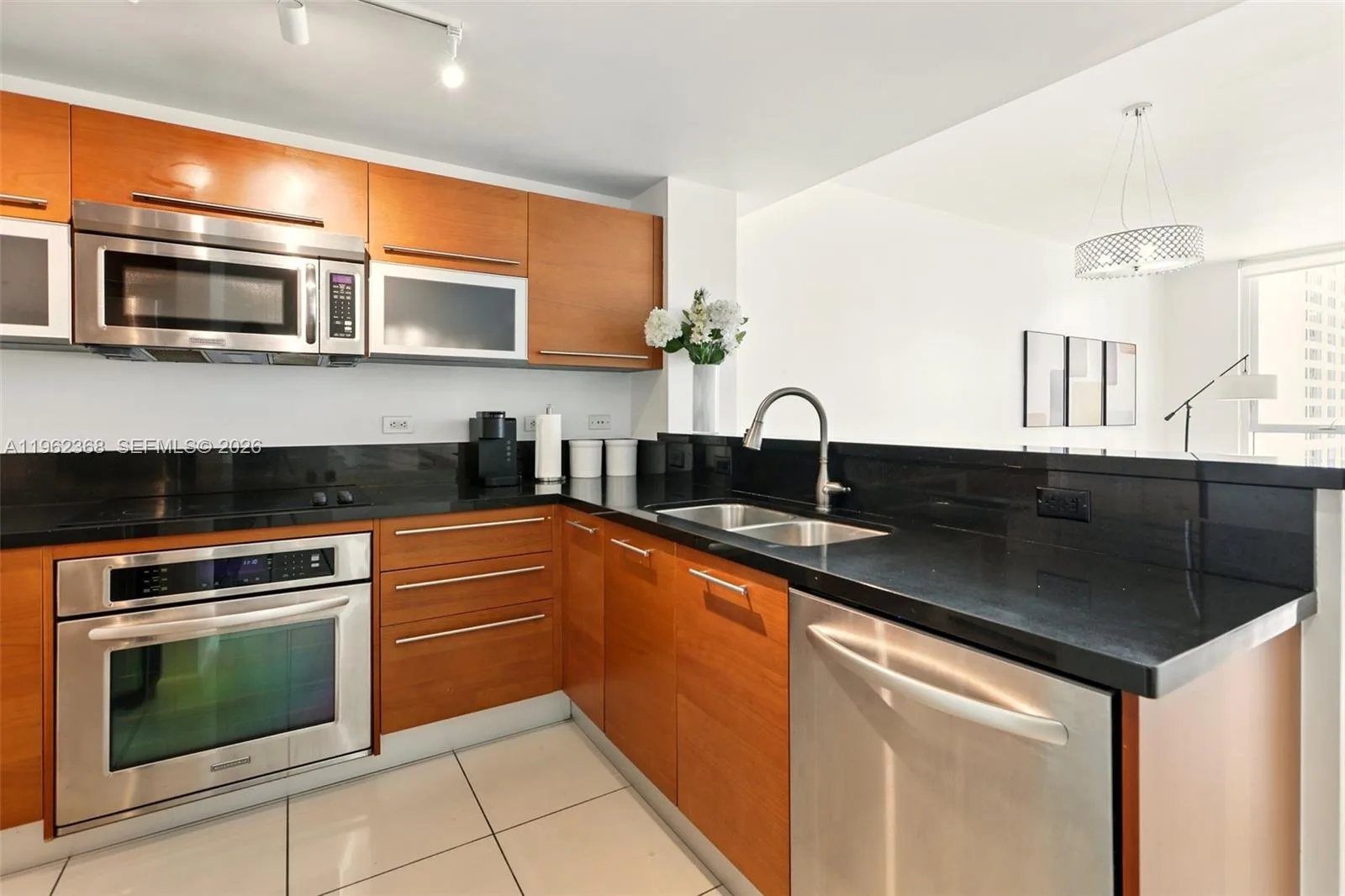 244 Biscayne Blvd # 2405, Miami, FL 33132 photo 12