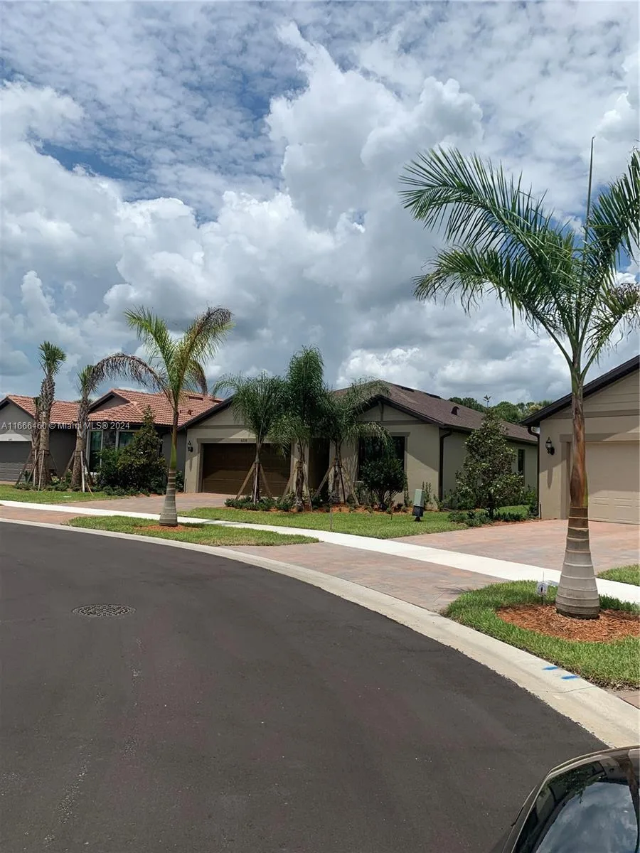 5239 Jasper Sq # 5239, Vero Beach, FL 32967 photo 4