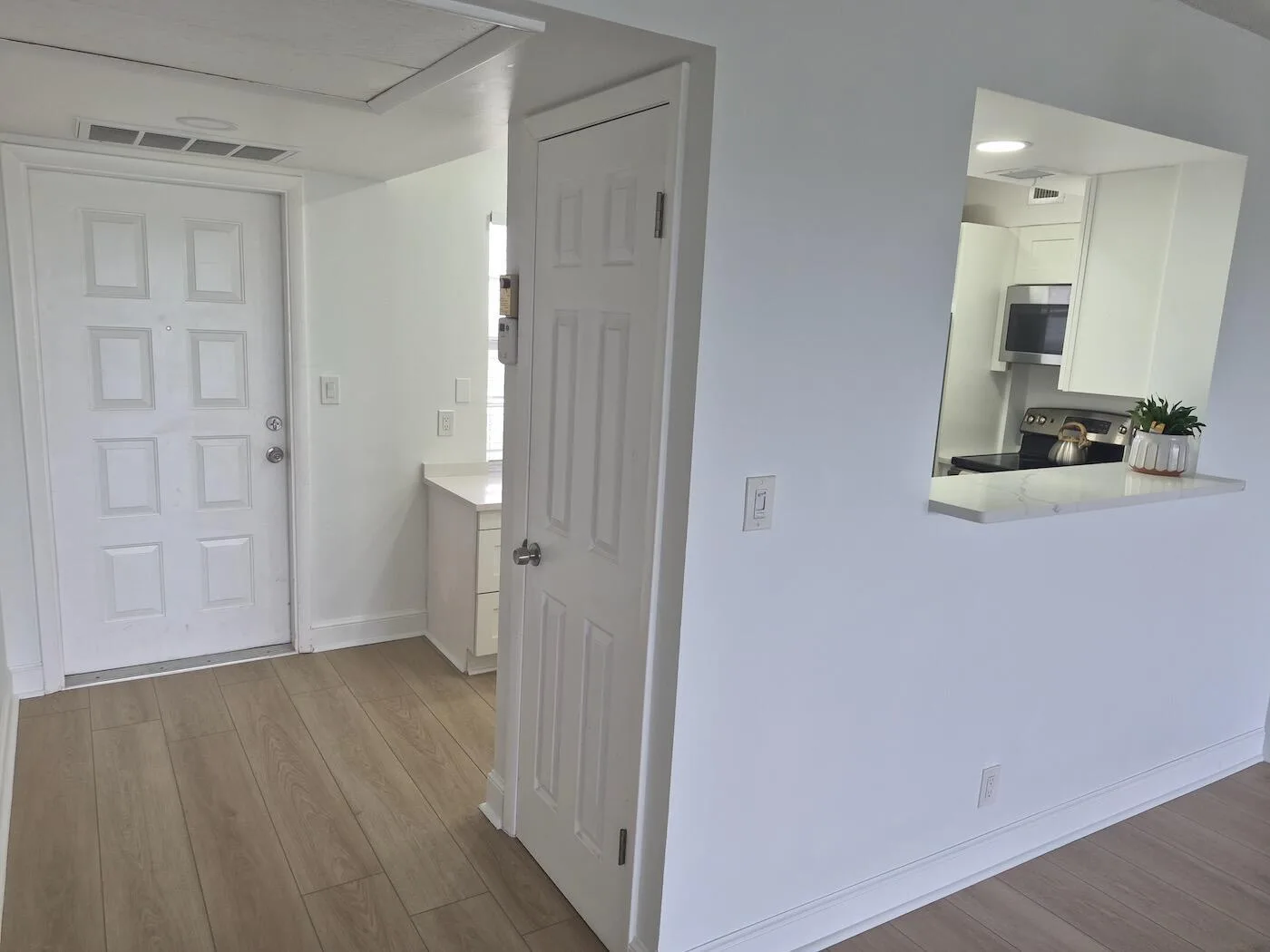 3050 N PALM AIRE Drive # 702, Pompano Beach, FL 33069 photo 2