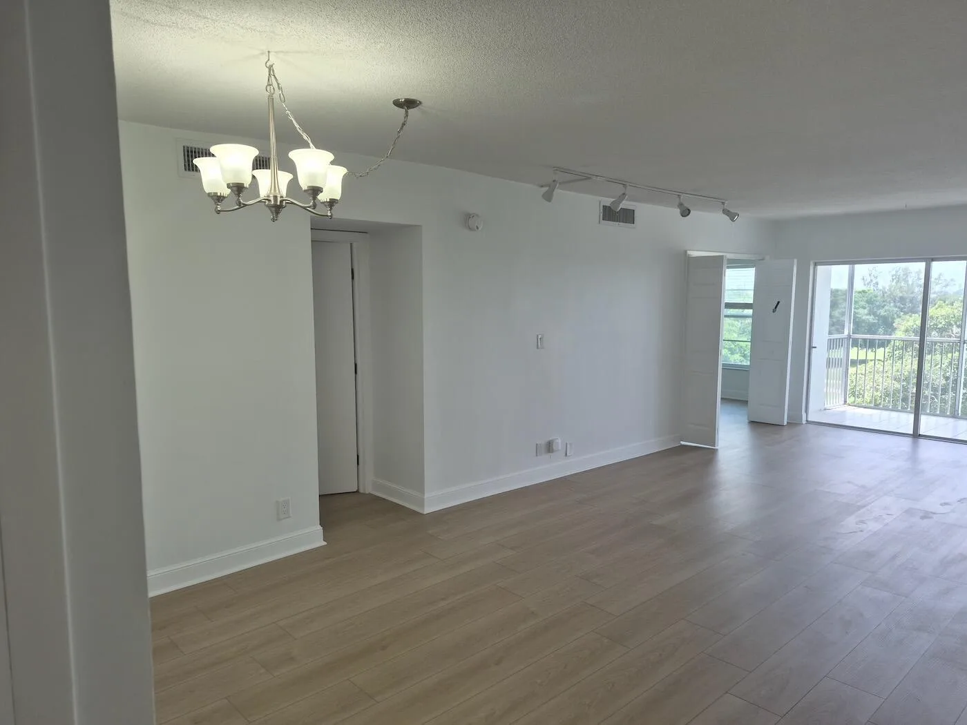 3050 N PALM AIRE Drive # 702, Pompano Beach, FL 33069 photo 6
