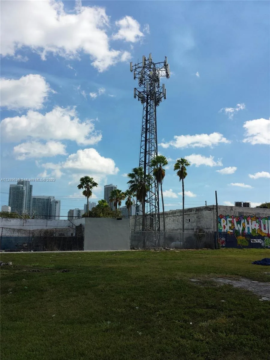 60 NW 20th St, Miami, FL 33127 photo 4