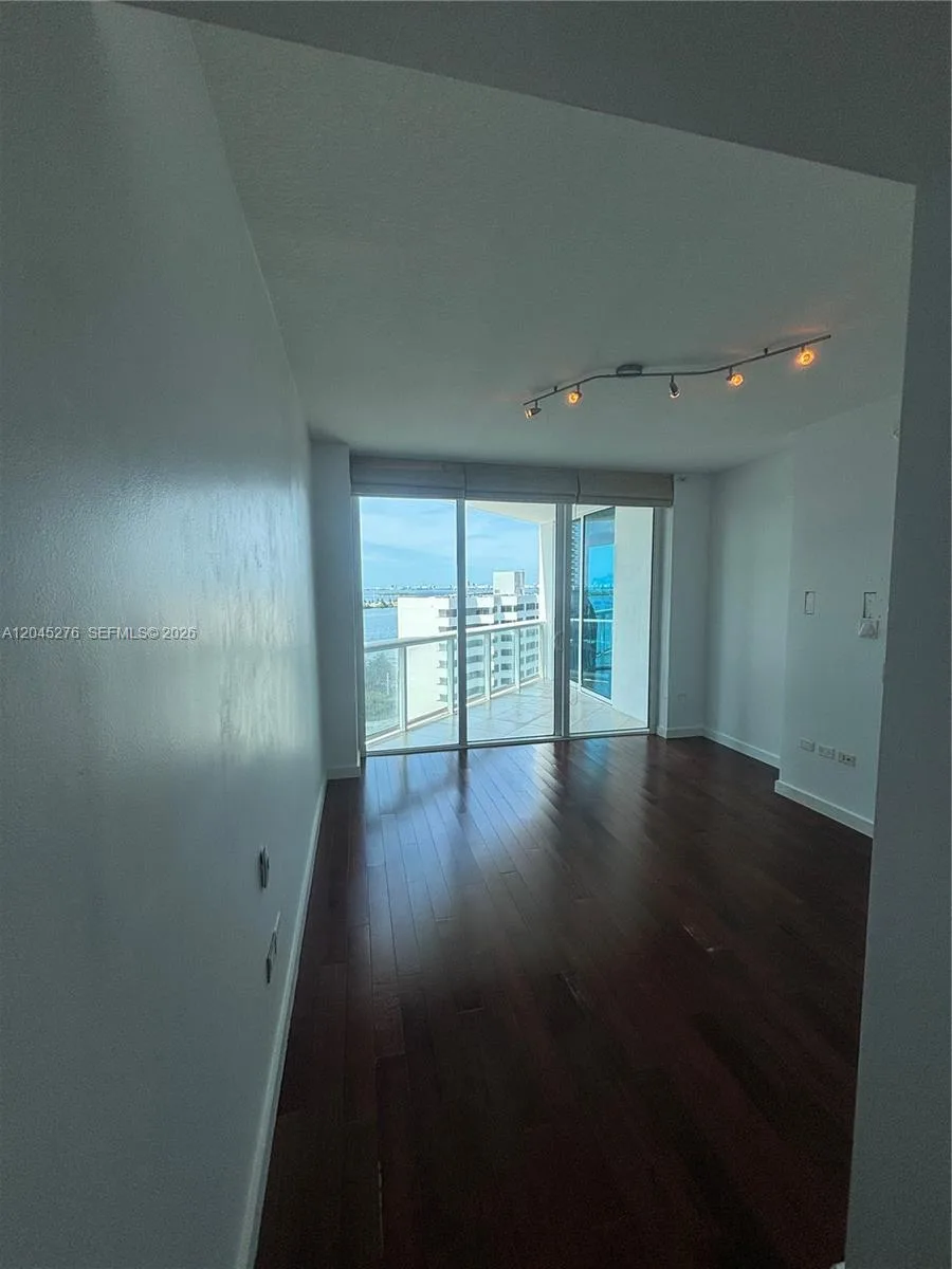 480 NE 30th St # 1004, Miami, FL 33137 photo 5