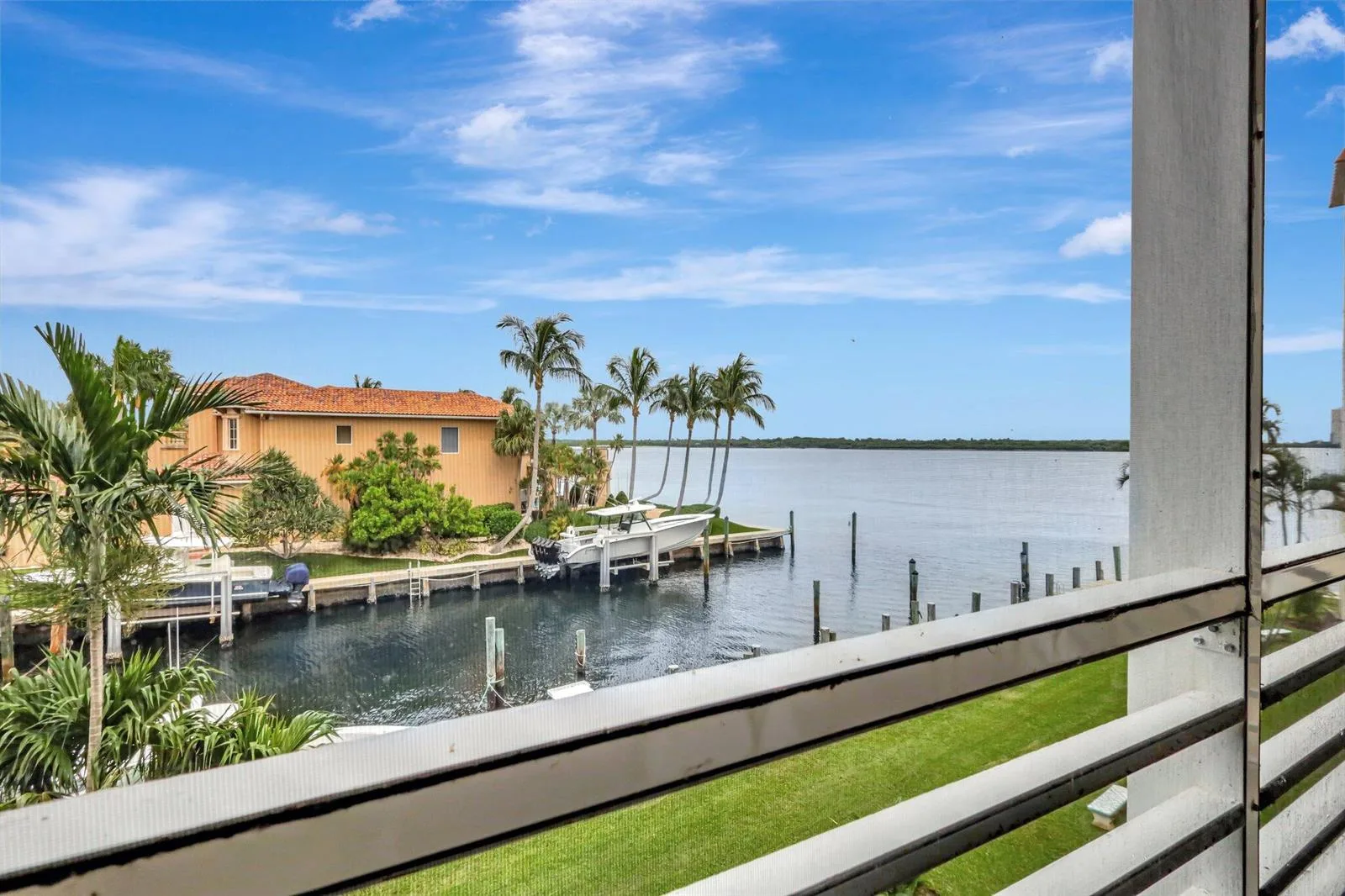 105 Paradise Harbour Boulevard # 307, North Palm Beach, FL 33408
