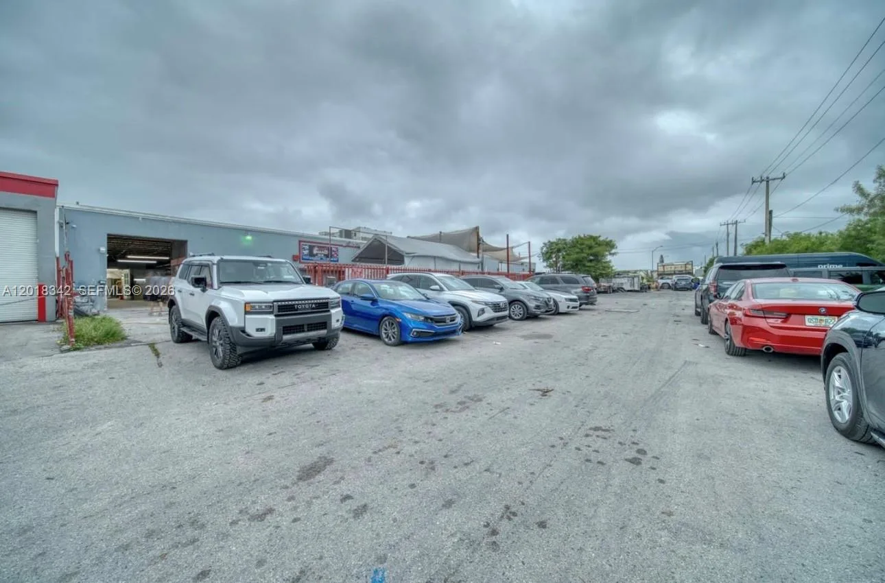 3730 NW 82nd St, Hialeah, FL 33147 photo 2