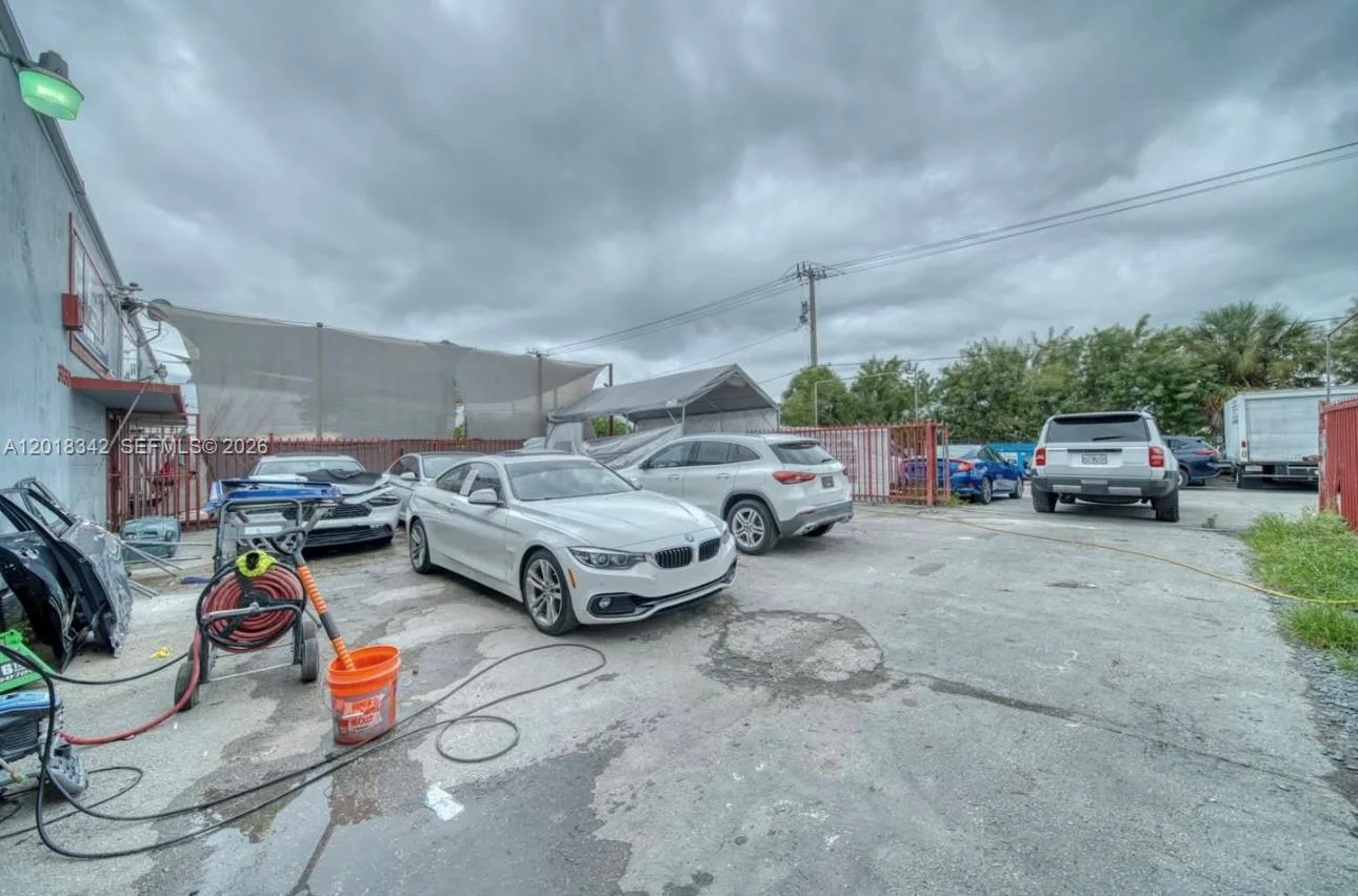 3730 NW 82nd St, Hialeah, FL 33147 photo 3
