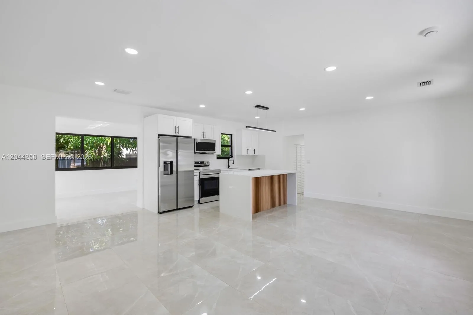770 NE 160th St, Miami, FL 33162 photo 5