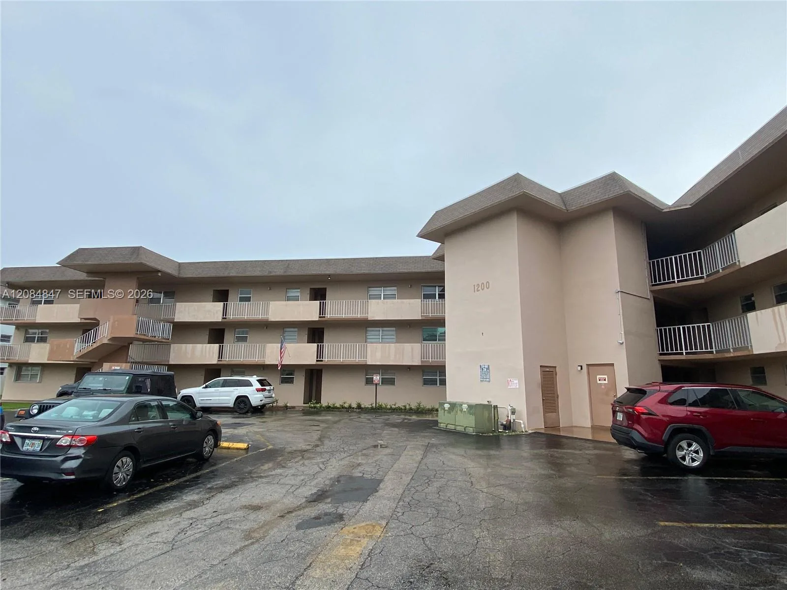 1200 Tallwood Ave # 102, Hollywood, FL 33021