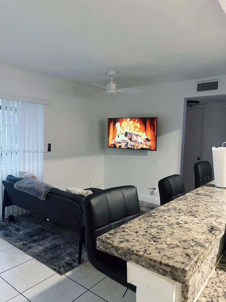 4435 Treehouse Ln # H, Tamarac, FL 33319