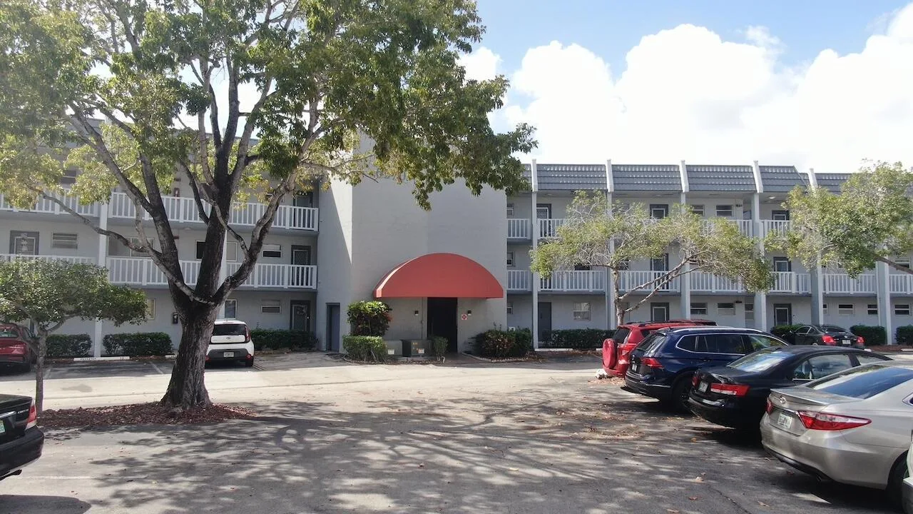 6570 Royal Palm Boulevard # 106j, Margate, FL 33063 photo 2