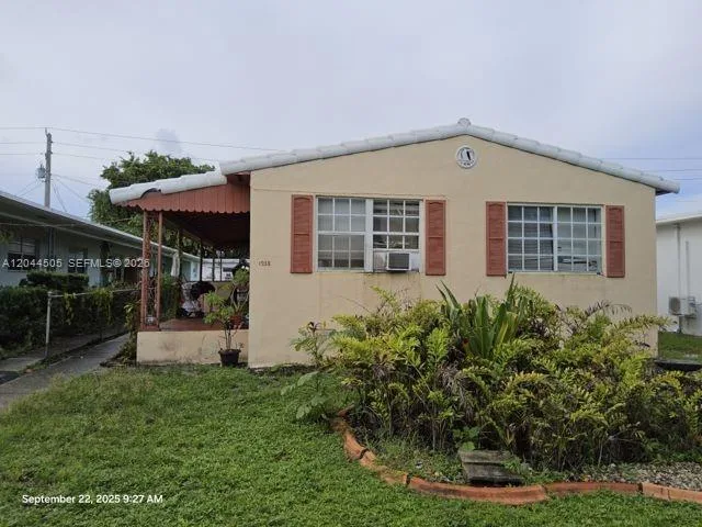 1938 Pierce St, Hollywood, FL 33020