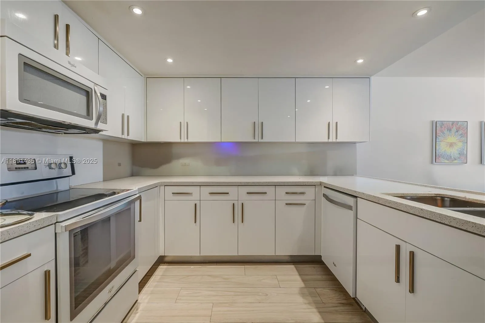 Brickell Place photo 9