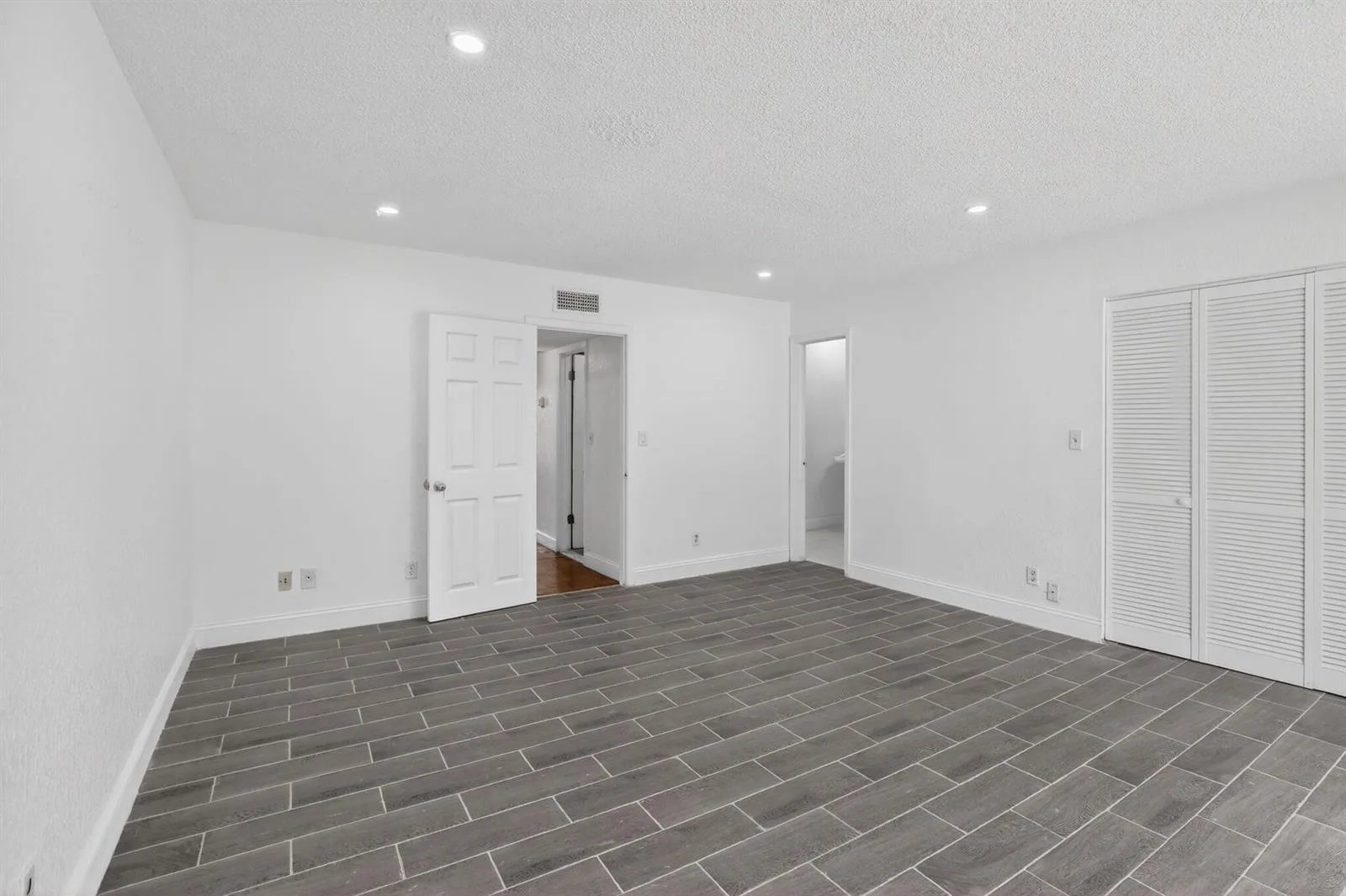 11556 NW 1ST Street, Plantation, FL 33325 photo 13