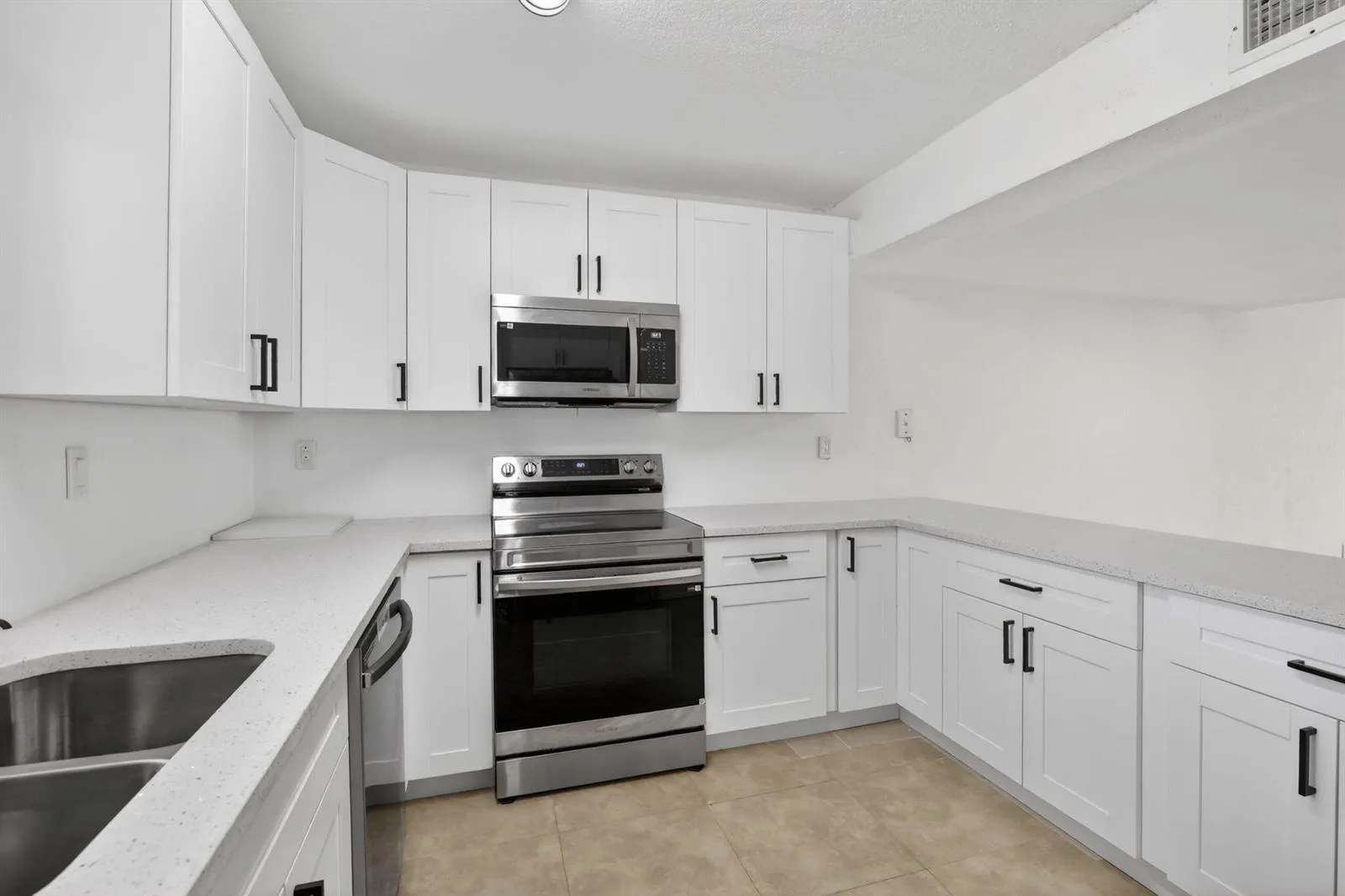 11556 NW 1ST Street, Plantation, FL 33325 photo 8