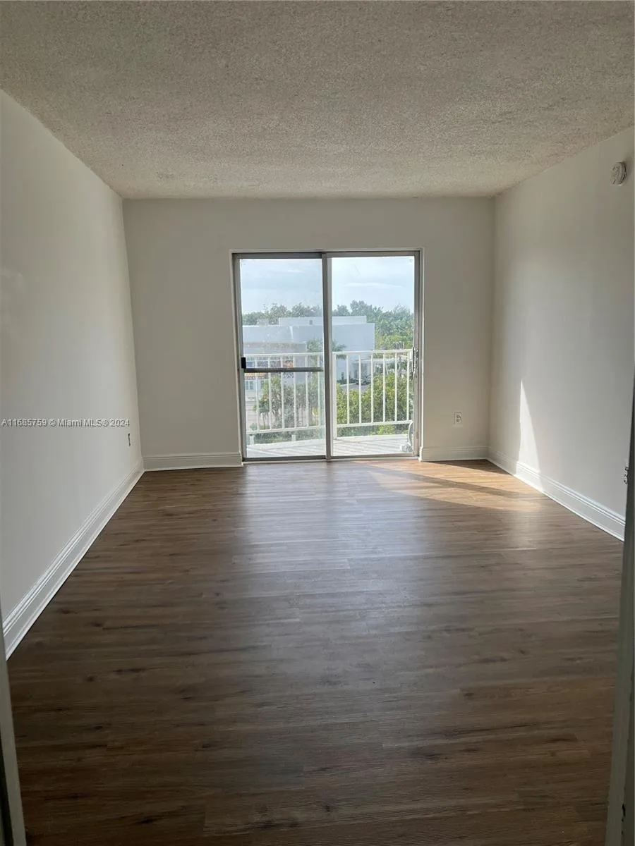 498 NW 165th St Rd # D-607, Miami, FL 33169 photo 7