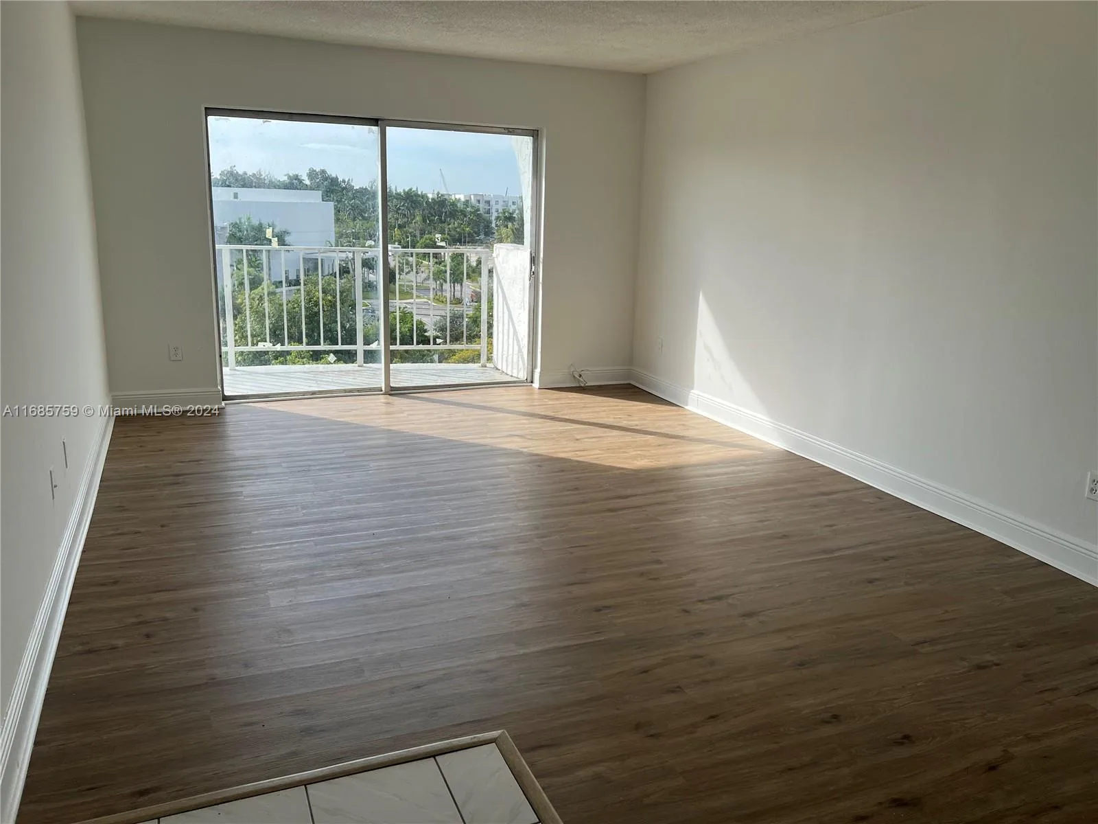 498 NW 165th St Rd # D-607, Miami, FL 33169 photo 9