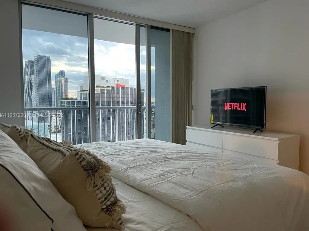 1750 N Bayshore Dr # 2710, Miami, FL 33132 photo 13
