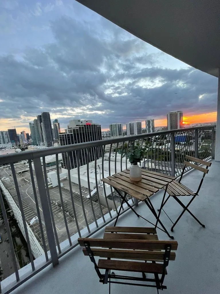 1750 N Bayshore Dr # 2710, Miami, FL 33132 photo 2