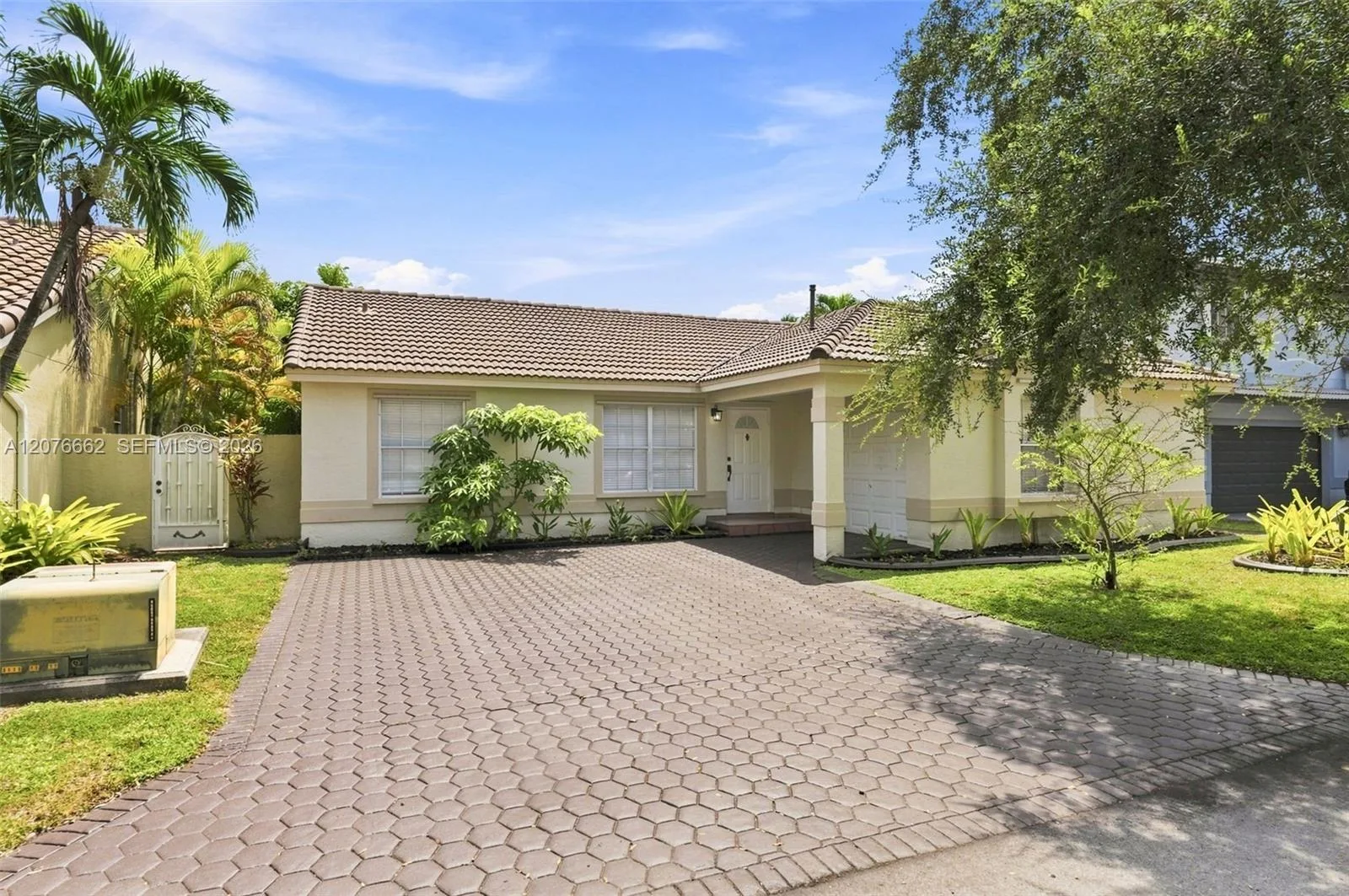19181 NW 89th Ave, Hialeah, FL 33018