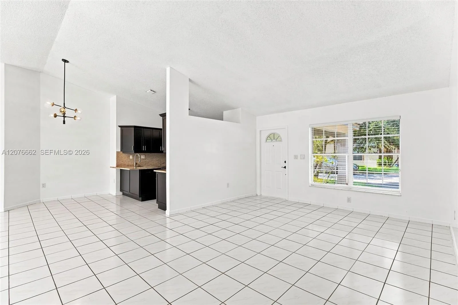 19181 NW 89th Ave, Hialeah, FL 33018 photo 11