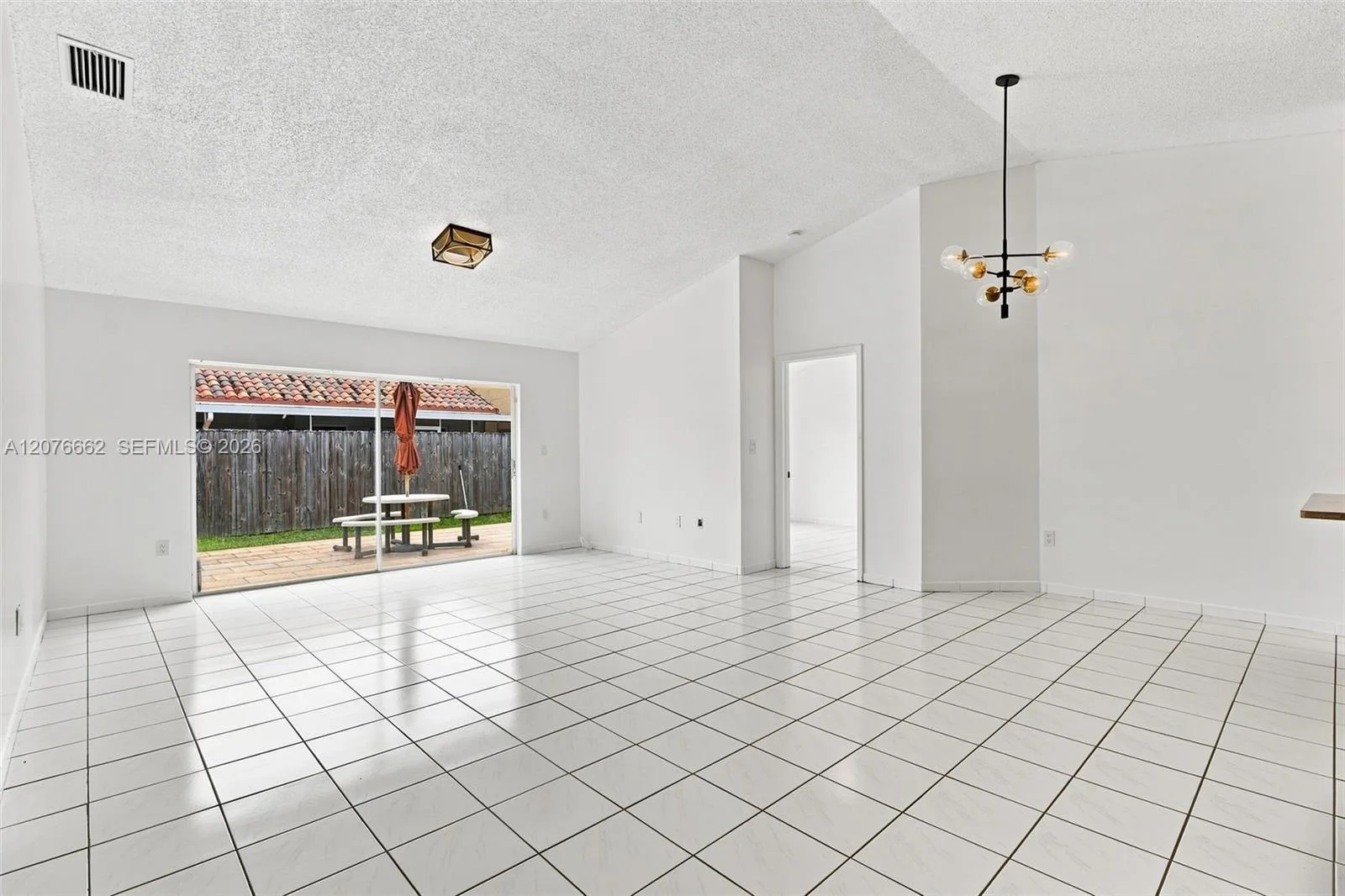 19181 NW 89th Ave, Hialeah, FL 33018 photo 12