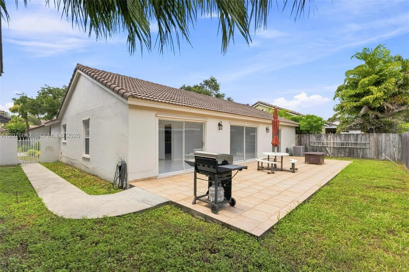 19181 NW 89th Ave, Hialeah, FL 33018 photo 3