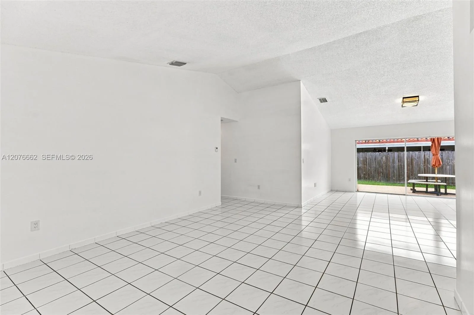 19181 NW 89th Ave, Hialeah, FL 33018 photo 7