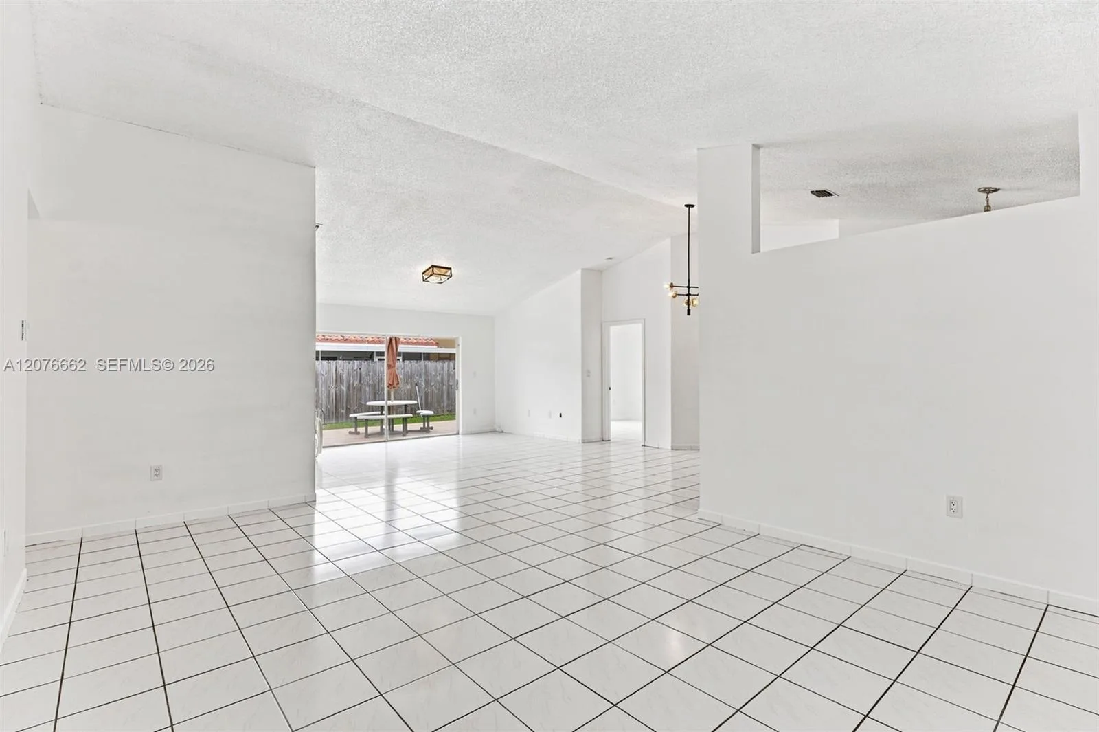 19181 NW 89th Ave, Hialeah, FL 33018 photo 8