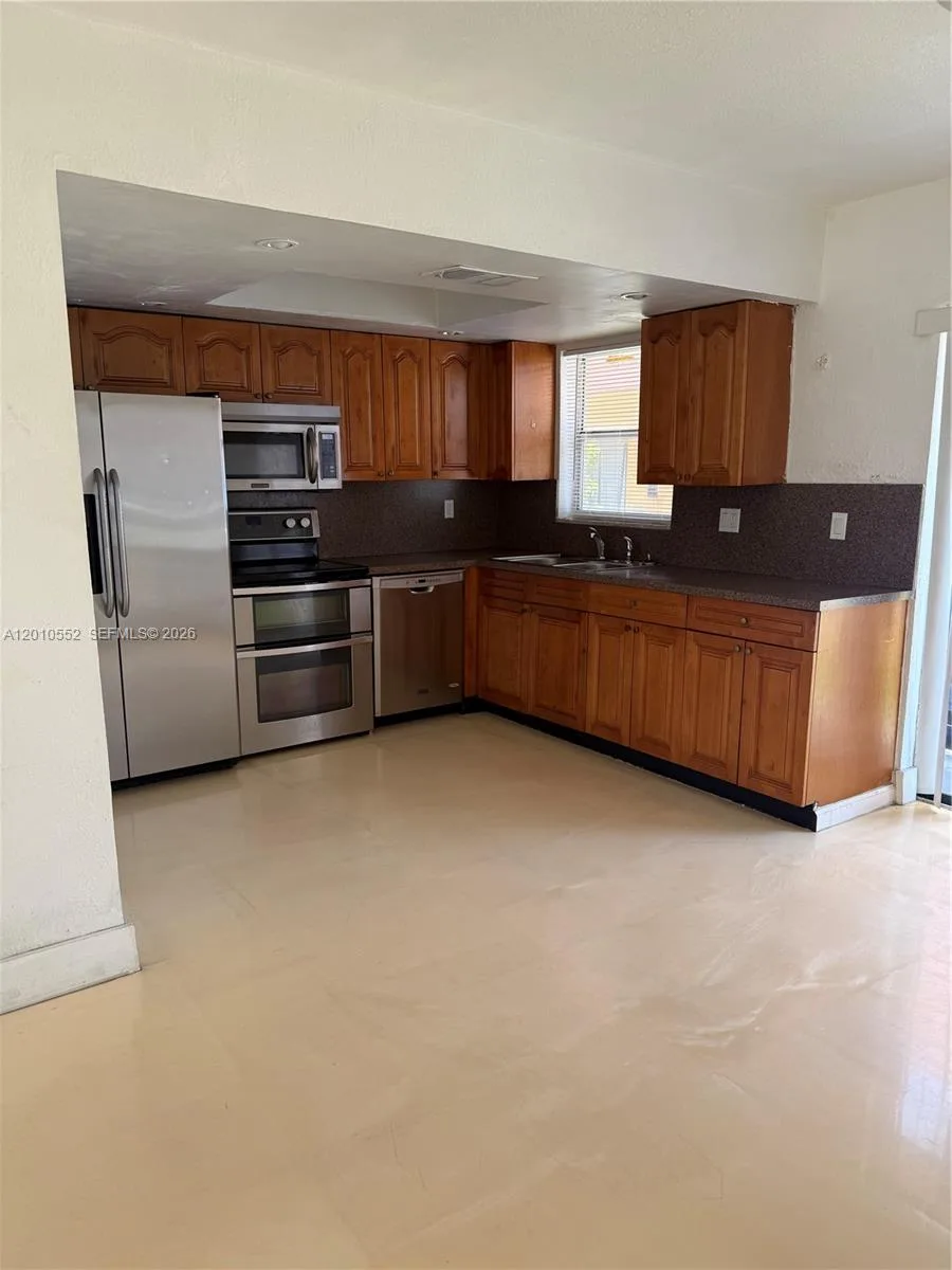 5231 NW 27th St # 8A, Lauderhill, FL 33313 photo 3