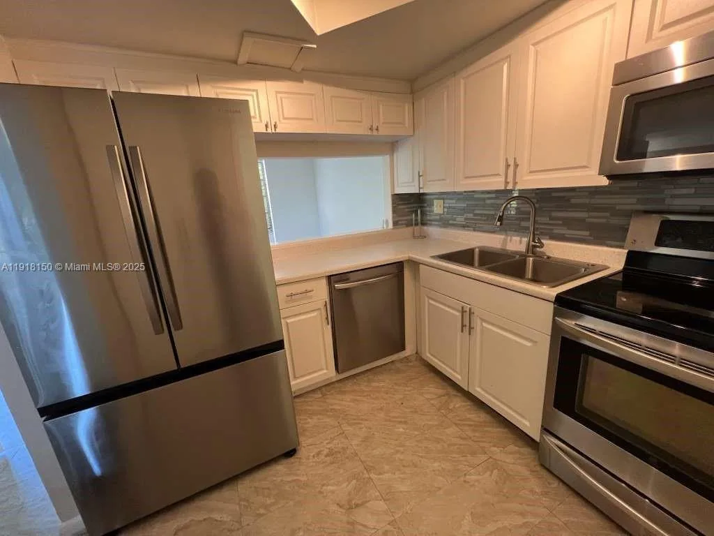 721 SE 1st Way # B18, Deerfield Beach, FL 33441 photo 2