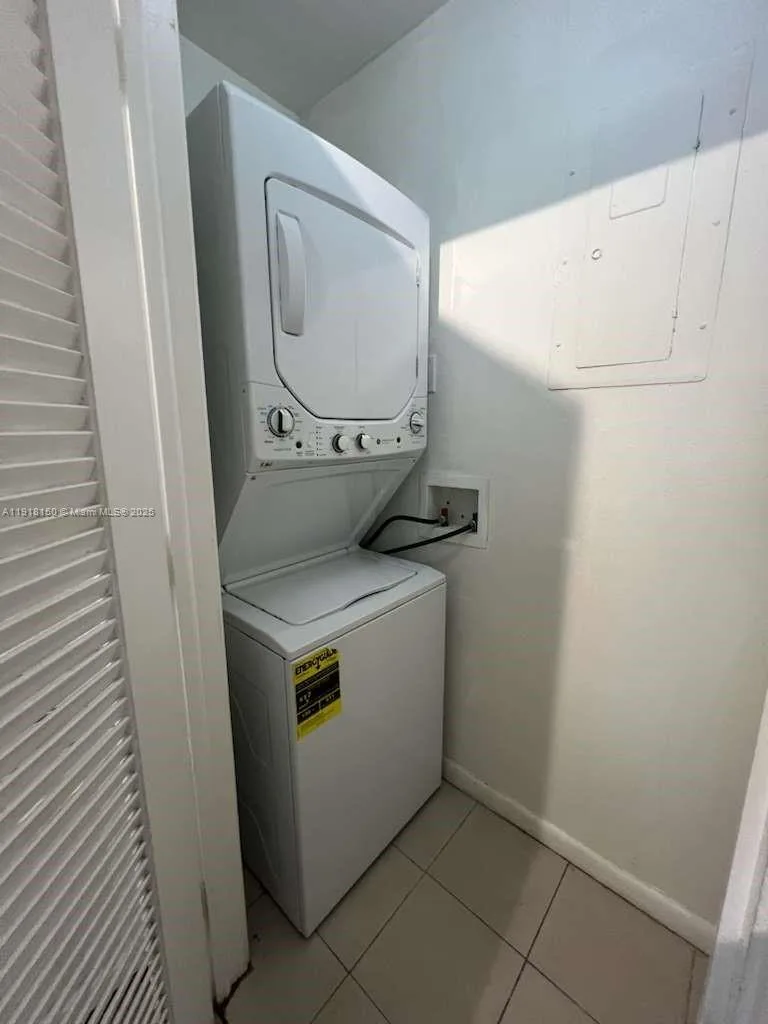 721 SE 1st Way # B18, Deerfield Beach, FL 33441 photo 3