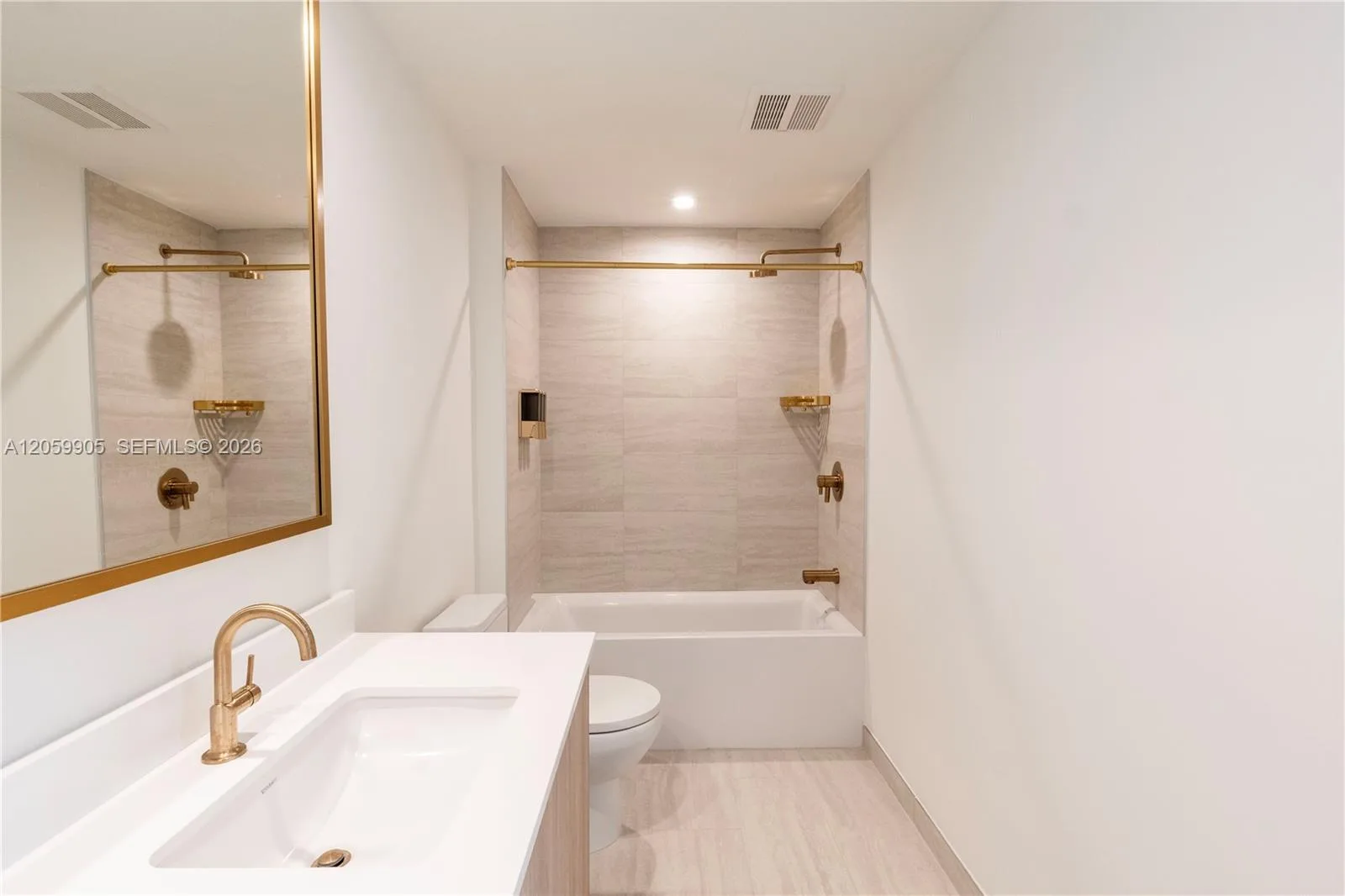 77 SE 5TH ST # 3914, Miami, FL 33131 photo 10