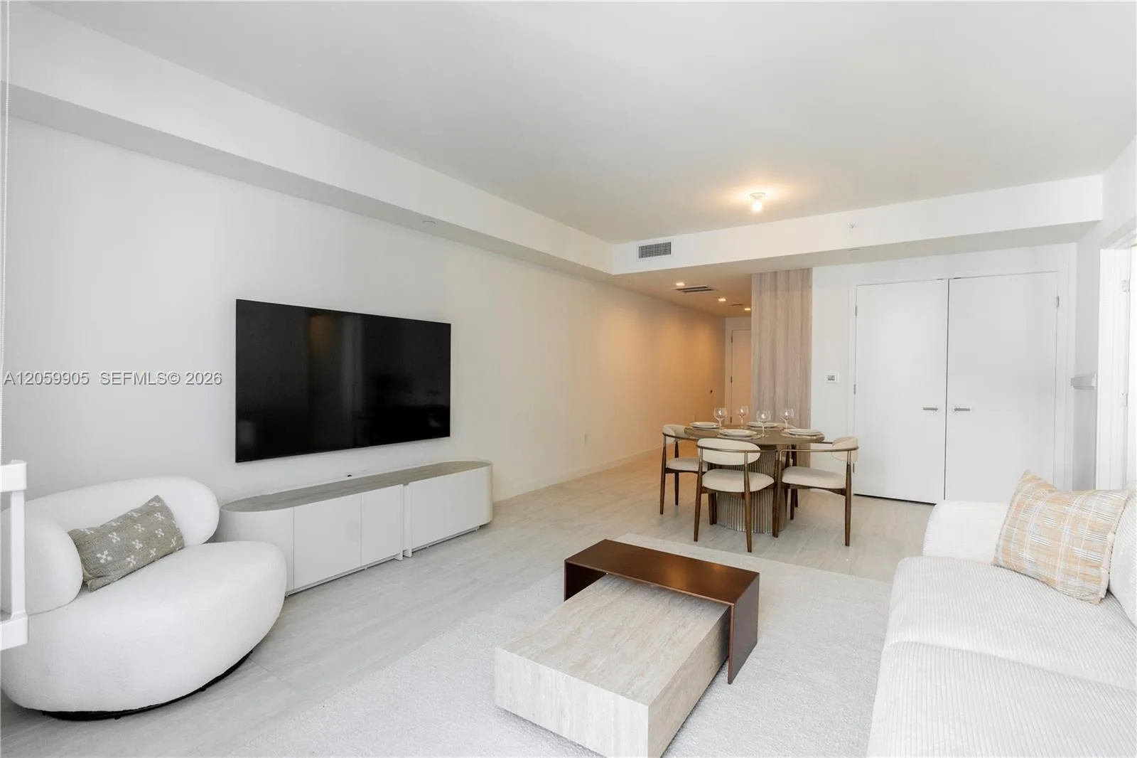 77 SE 5TH ST # 3914, Miami, FL 33131 photo 3