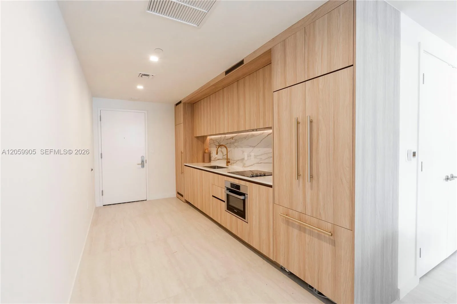 77 SE 5TH ST # 3914, Miami, FL 33131 photo 6