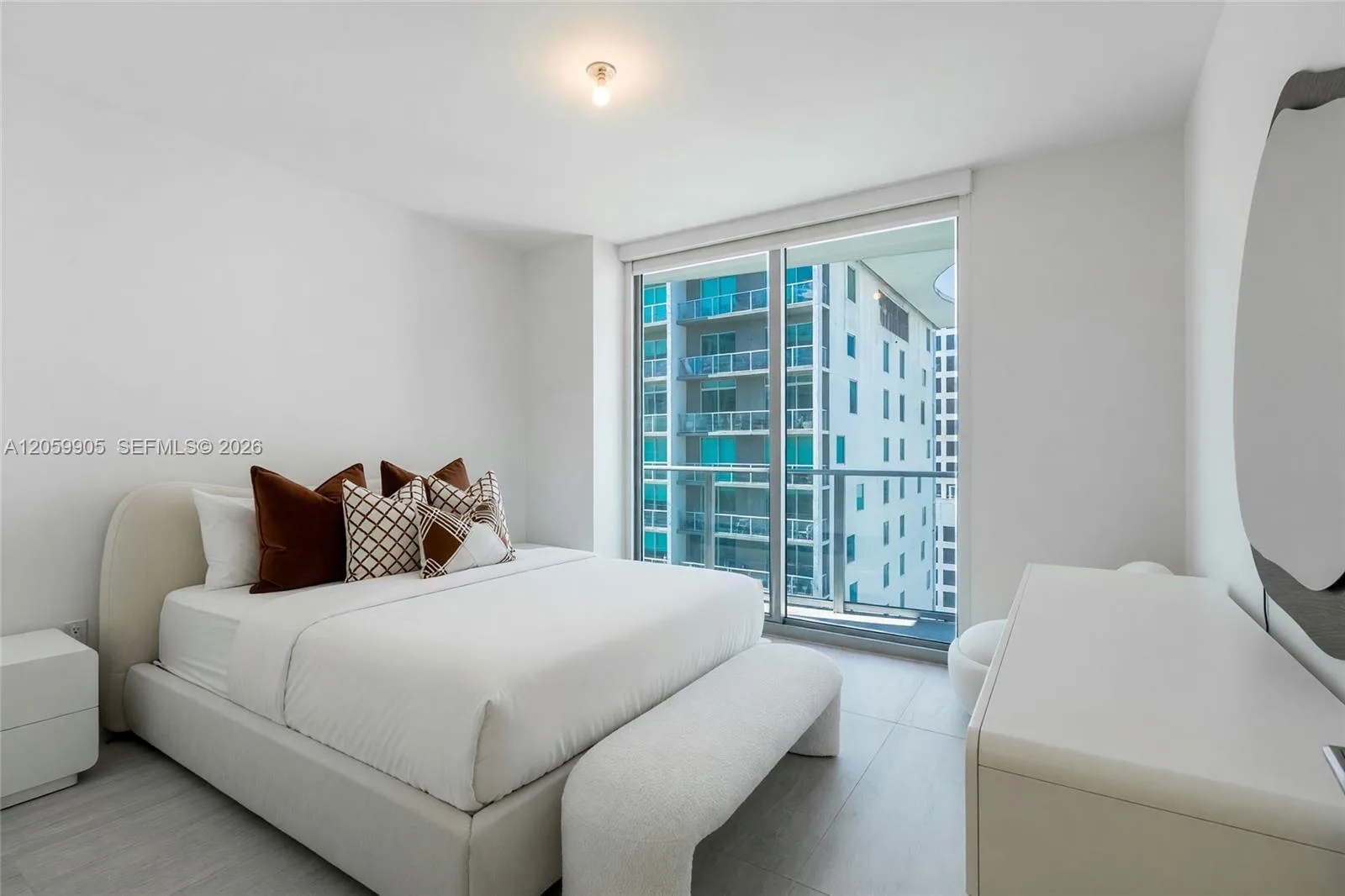 77 SE 5TH ST # 3914, Miami, FL 33131 photo 8