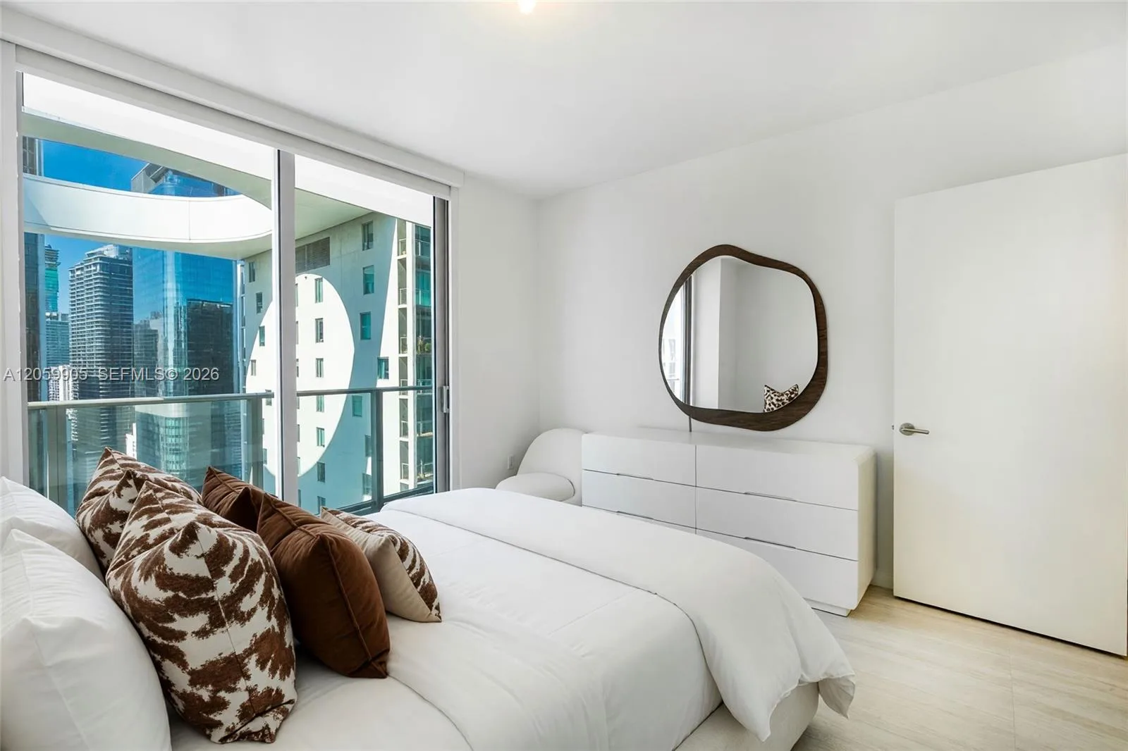 77 SE 5TH ST # 3914, Miami, FL 33131 photo 9