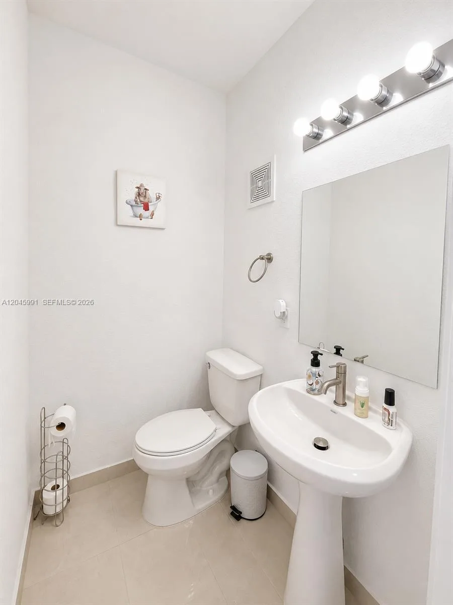 1183 NW 2nd St, Florida City, FL 33034 photo 9