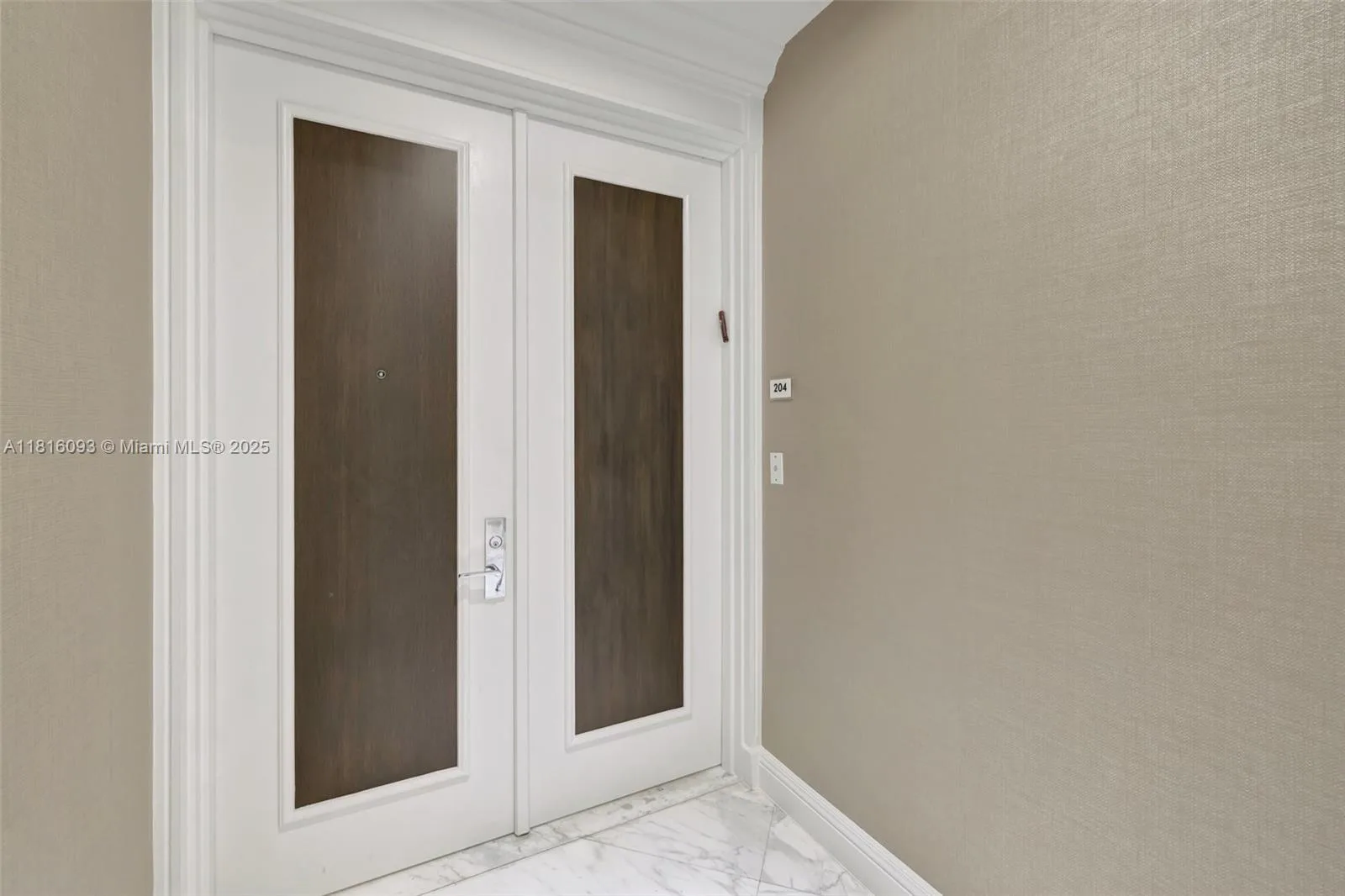 2000 Island Blvd # 204, Aventura, FL 33160 photo 2