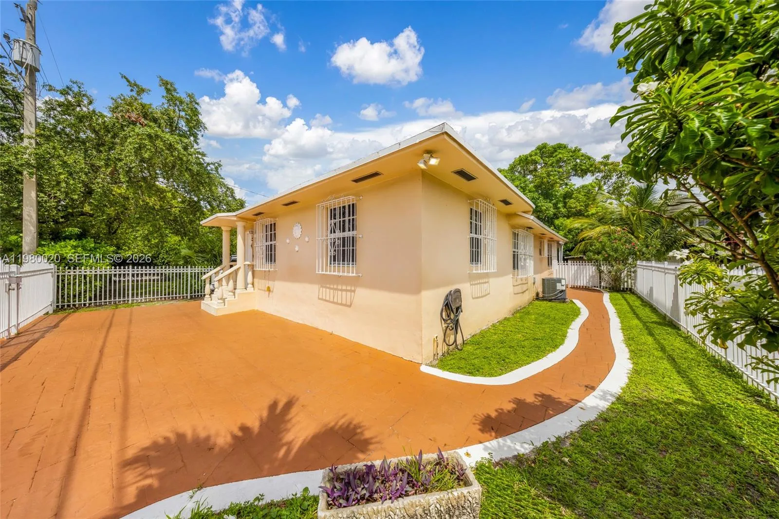 287 NW 31st St, Miami, FL 33127 photo 2