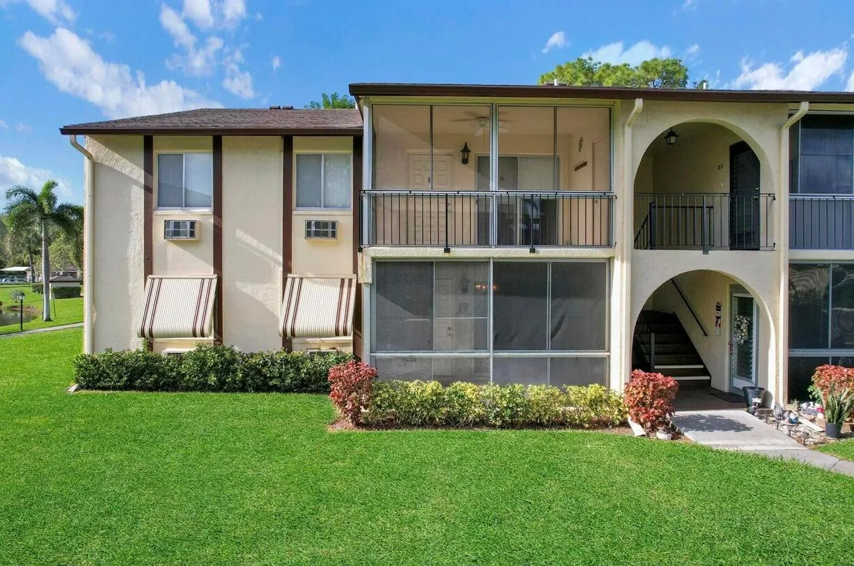 3527 La Palmas Court # A-1, FL 33463
