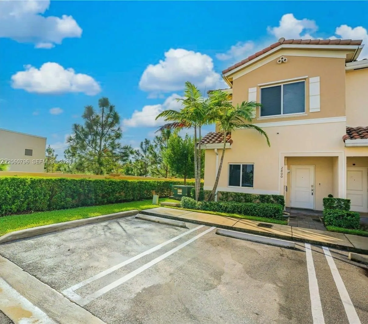 2800 NW 180th St # 2800, Miami Gardens, FL 33056