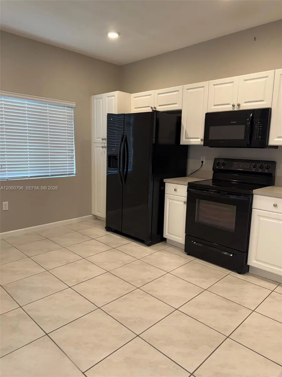 2800 NW 180th St # 2800, Miami Gardens, FL 33056 photo 3